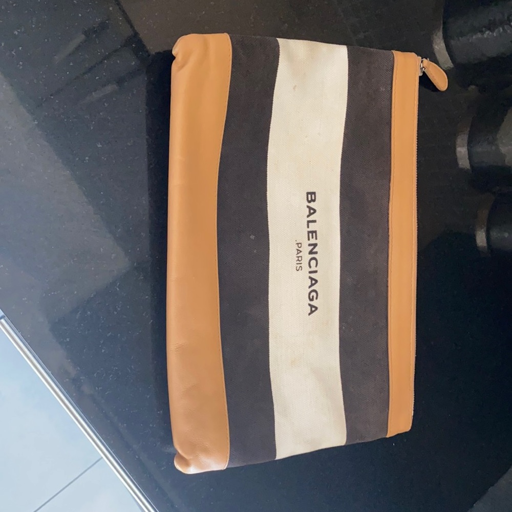 Balenciaga clutch 100% authentic